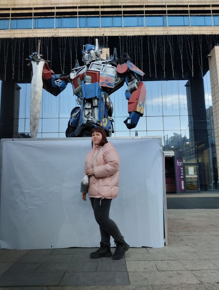  44136673  Anna, 27 ,    