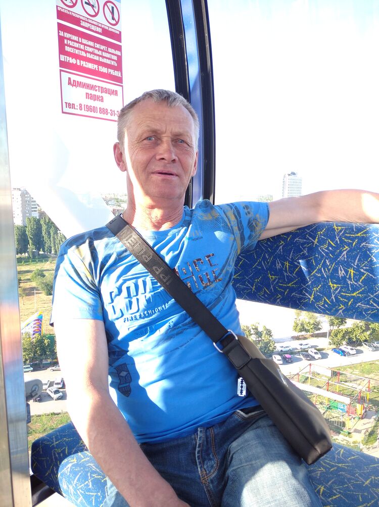  25107843  Alexander, 64 ,    
