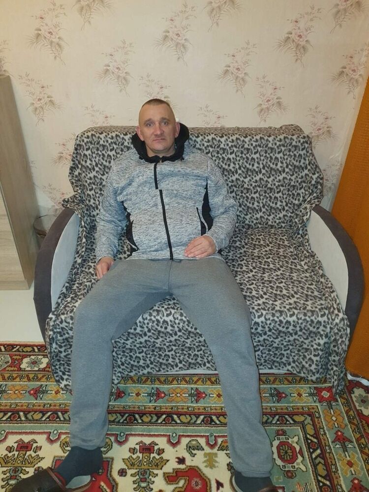  20954643  Roman, 43 ,    