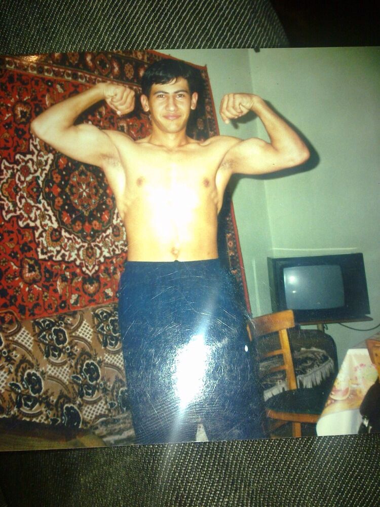  5861623  Maksad, 44 ,    