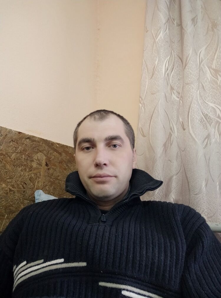  19027233  Sergii, 41 ,    