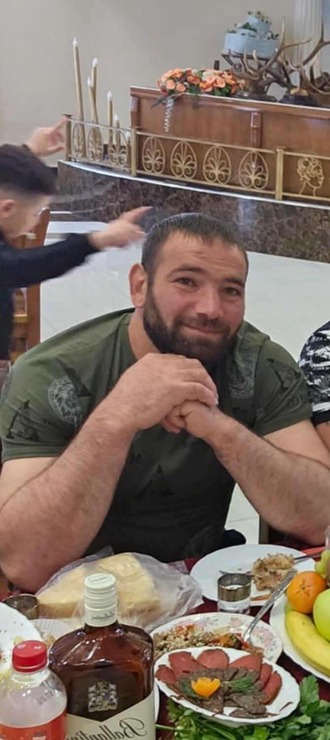  -,   Arman, 38 ,   ,   