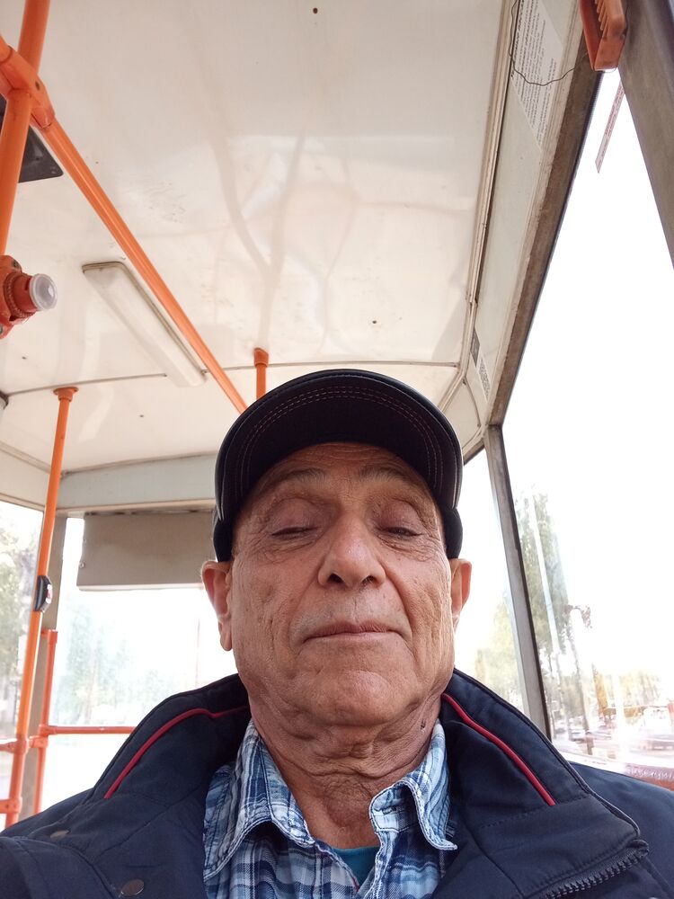  53821453  Ghassan, 65 ,    