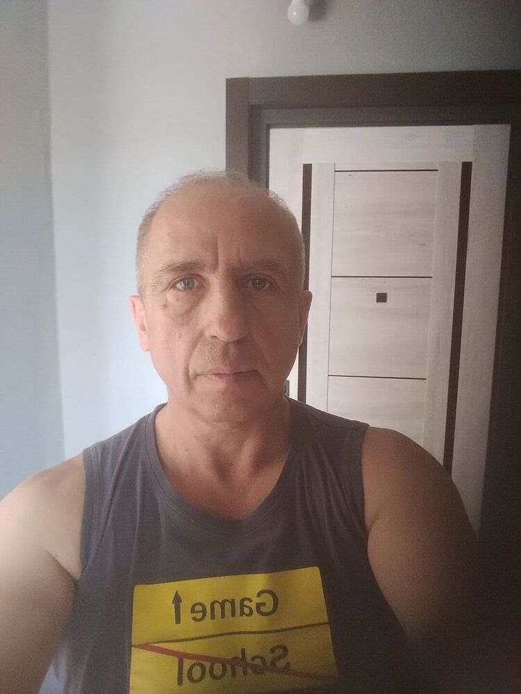  53354083  Andrey, 54 ,    