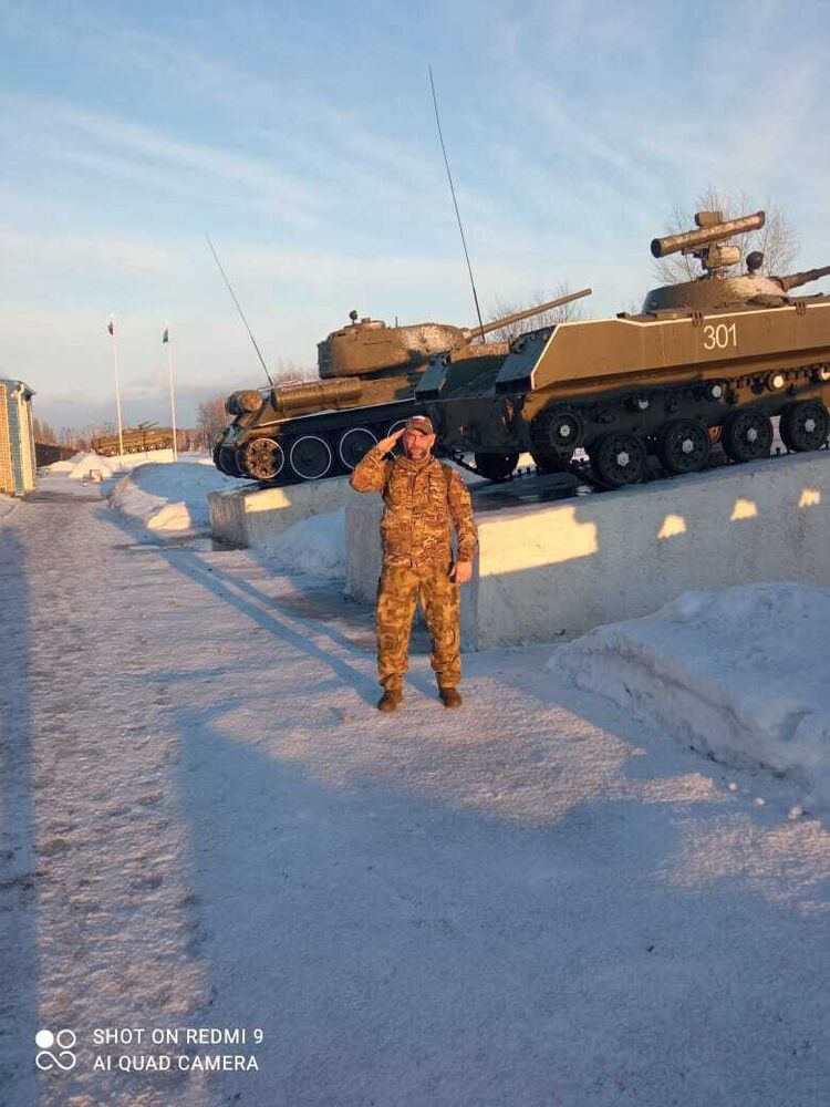  44718053  , 41 ,    