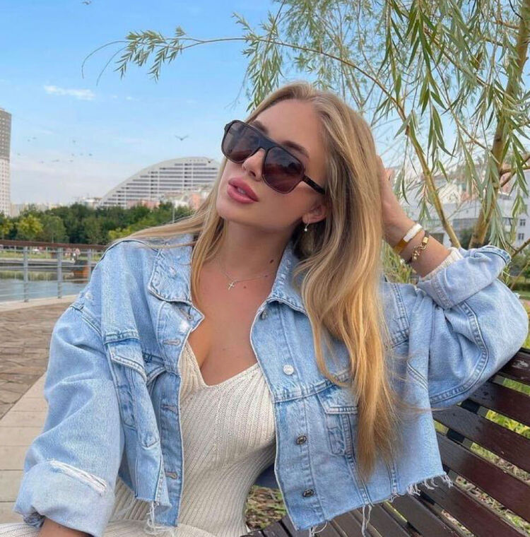  50446403  Elena, 29 ,    -