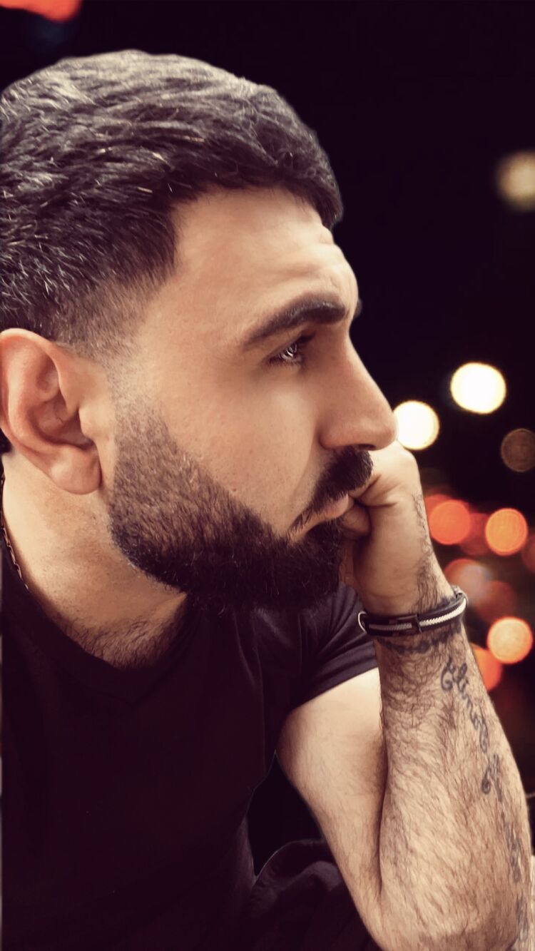  ,   Ash, 32 ,   ,   