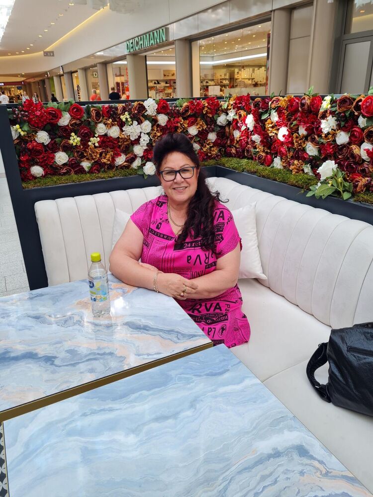  ,   LIDIA, 63 ,   