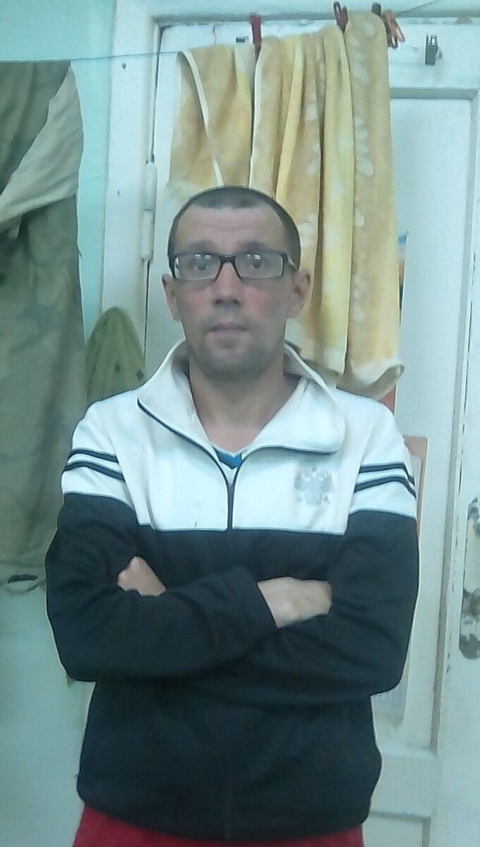  10688323  Denisb, 43 ,    