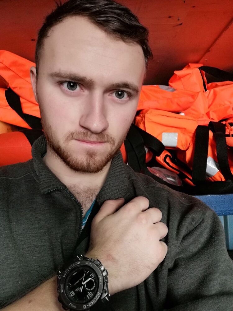  18943853  , 26 ,    --