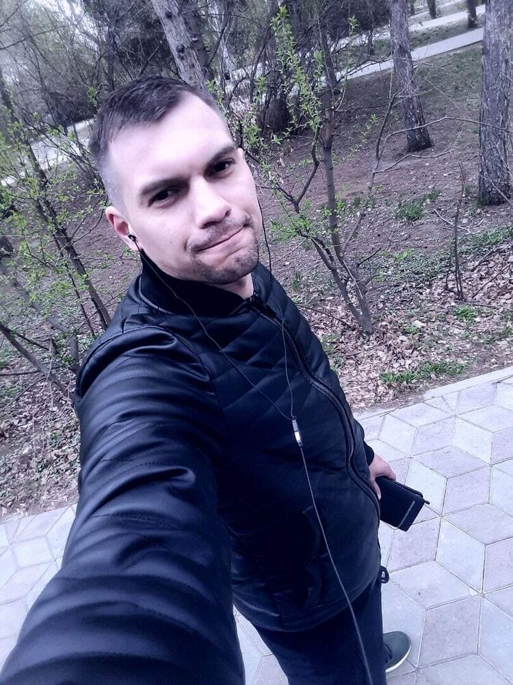  26214533  Konstantin, 35 ,    