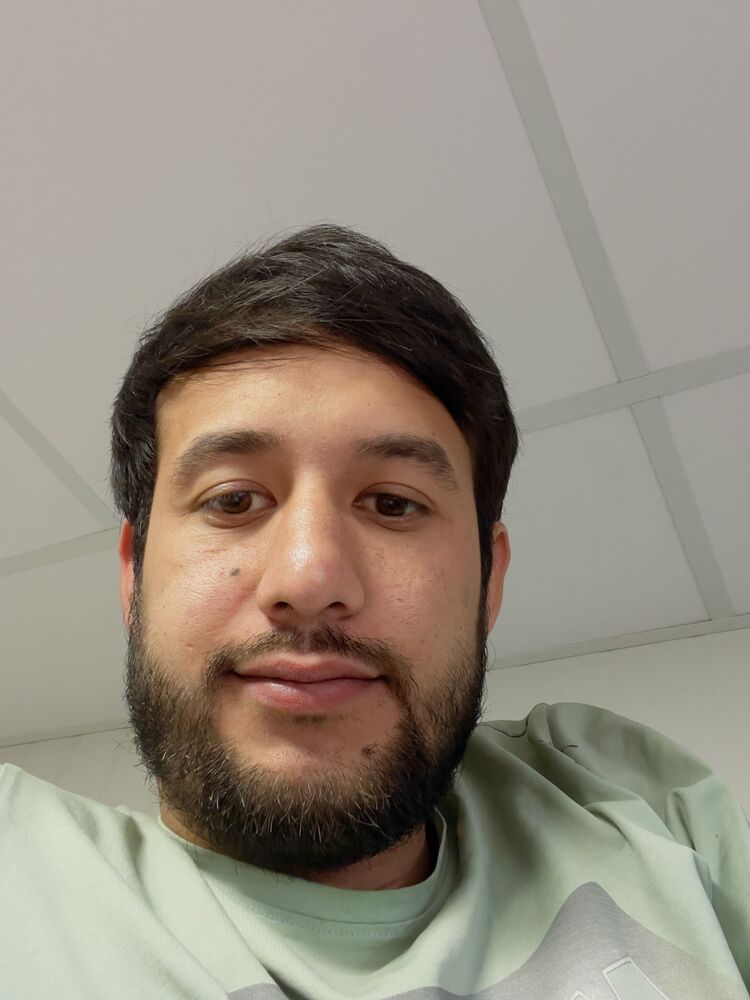  52534743  Shukhratovic, 25 ,    