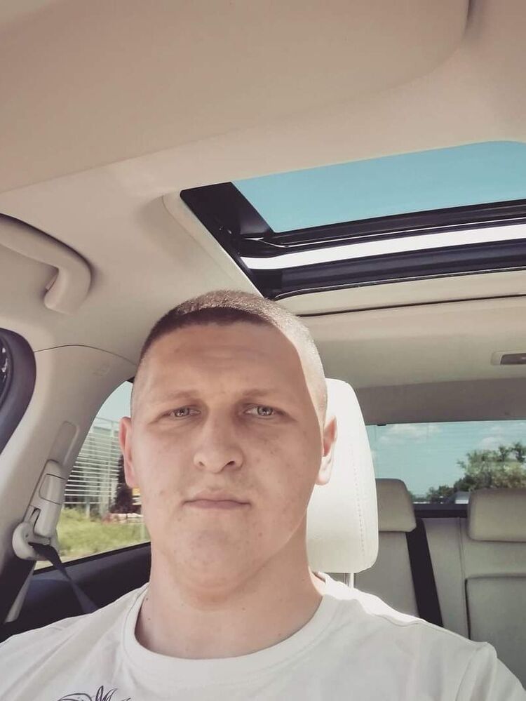  37022253  Vasil, 28 ,    