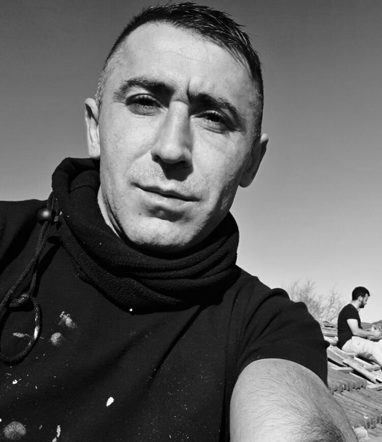  22748403  Giannis, 41 ,    Edessa