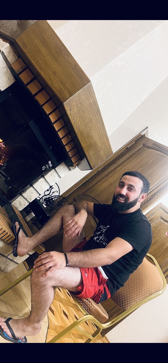  47426483  Vahe, 35 ,    