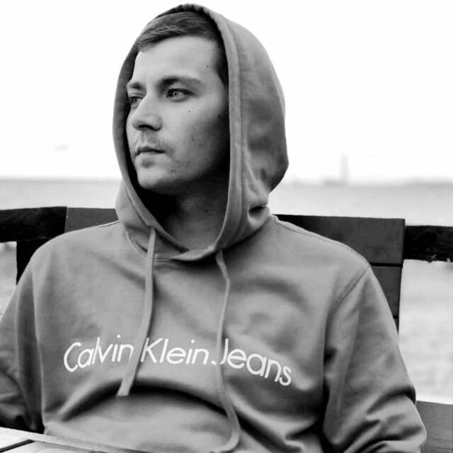  31514783  Maxim, 31 ,    -