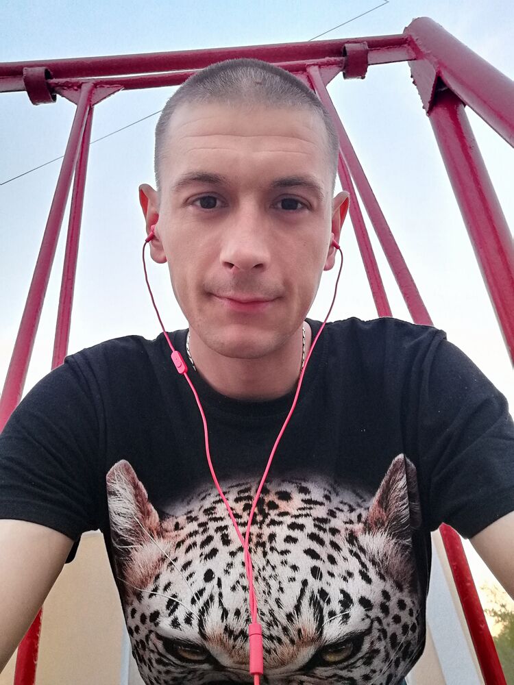  24642993  , 33 ,    
