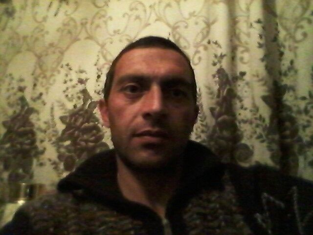  5834653  Vahe, 47 ,    