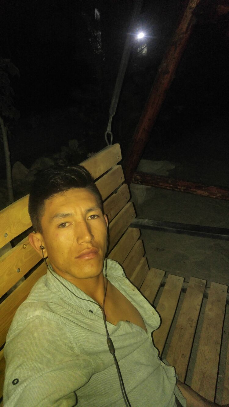  23295933  Zuxriddin, 27 ,    