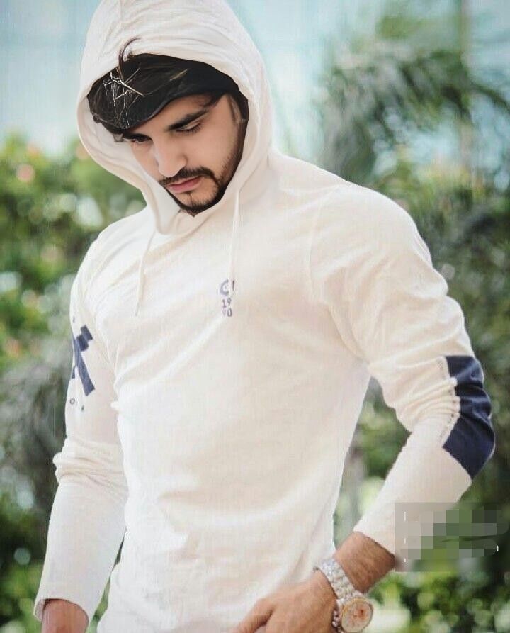  ,   Sadam, 33 ,   ,   