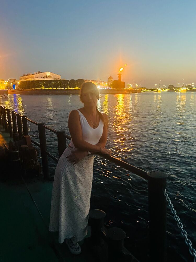  44432963  Elena, 41 ,    -