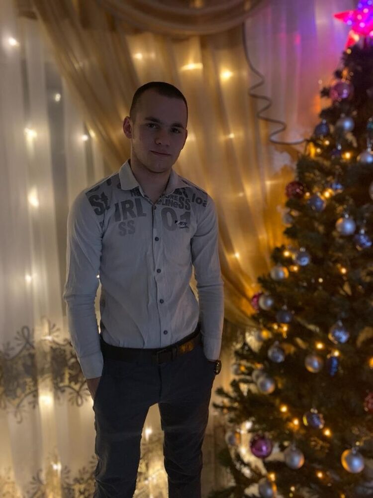  26210333  Roman, 23 ,    -