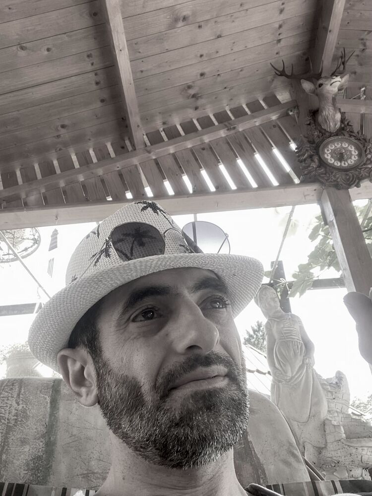  Bonn,   , 40 ,     , c 