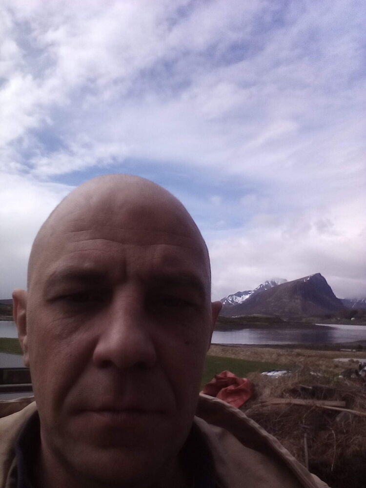  ,   Sergej, 49 ,   ,   , c 
