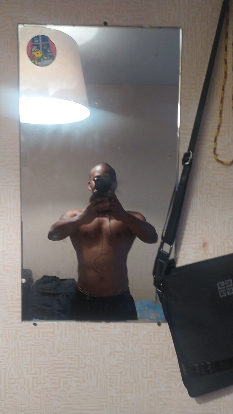  27540853  Denis, 40 ,     