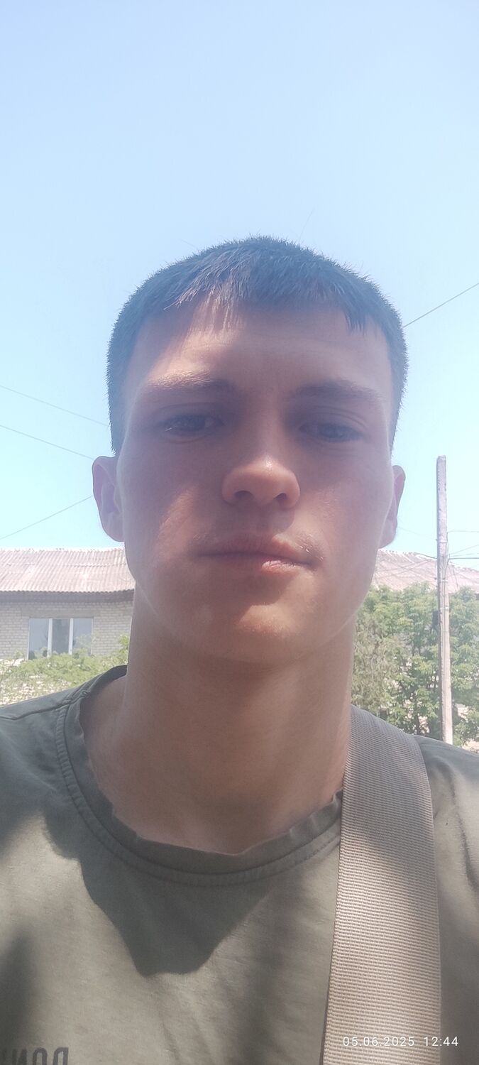  51925063  Stanislav, 27 ,    