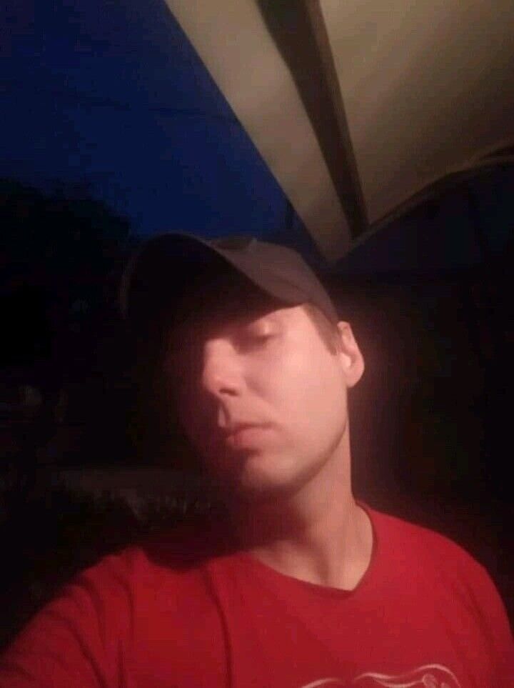  ,   Artur, 35 ,   ,   , c 