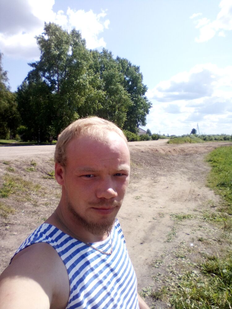  38963143  Nikolay, 26 ,    