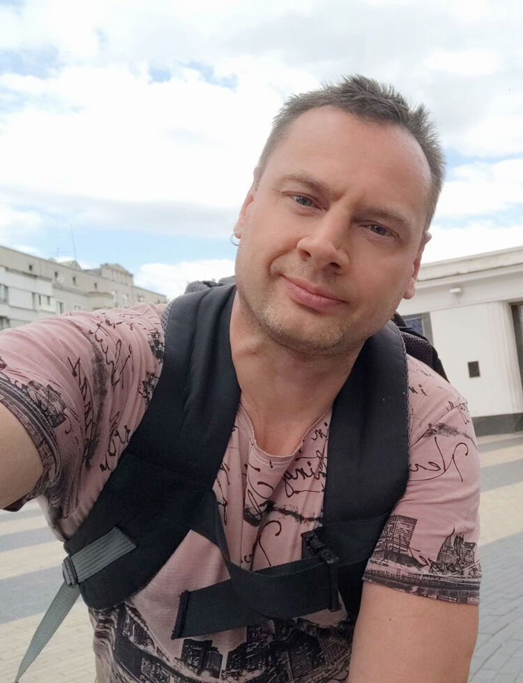  ,   Vlad, 38 ,   ,   