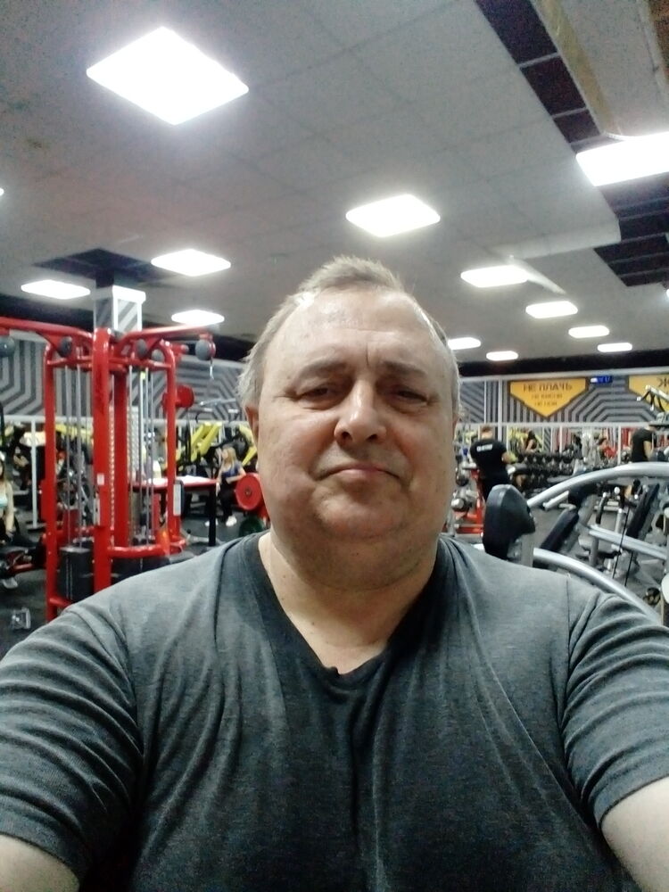  31281703  Viktor, 64 ,    