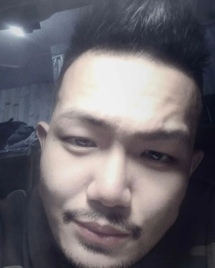 ���� 55229893 ����� Bruce, 23 ����, ���� ���������� � Danjiangkou