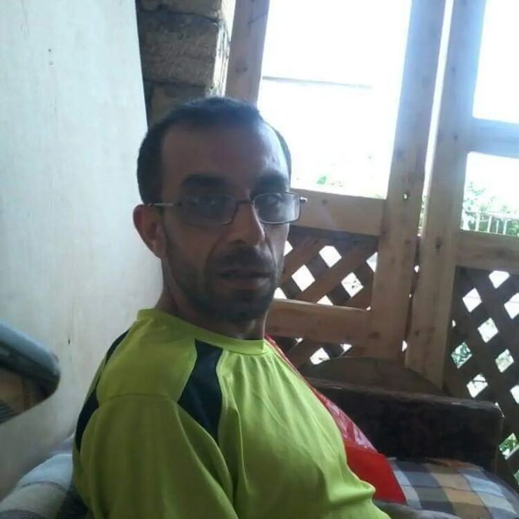 48339063  Vuqar, 49 ,    