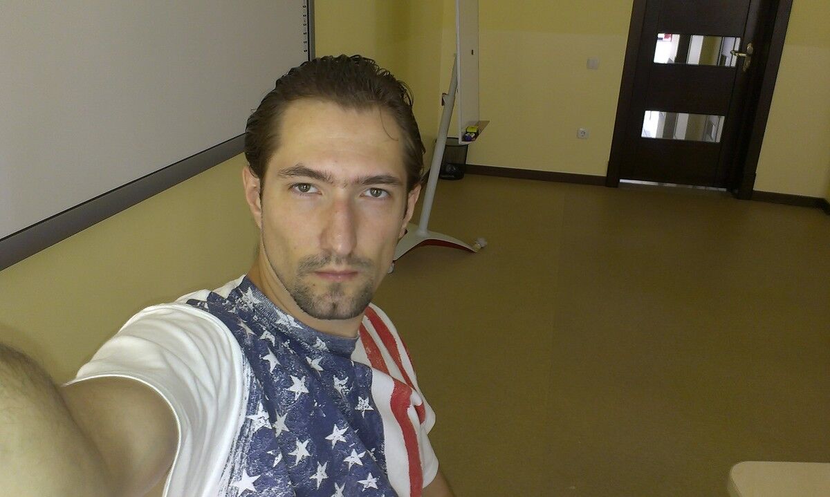  ,   Johnny, 33 ,   