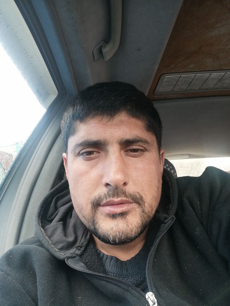  ,   Davit, 41 ,   ,   