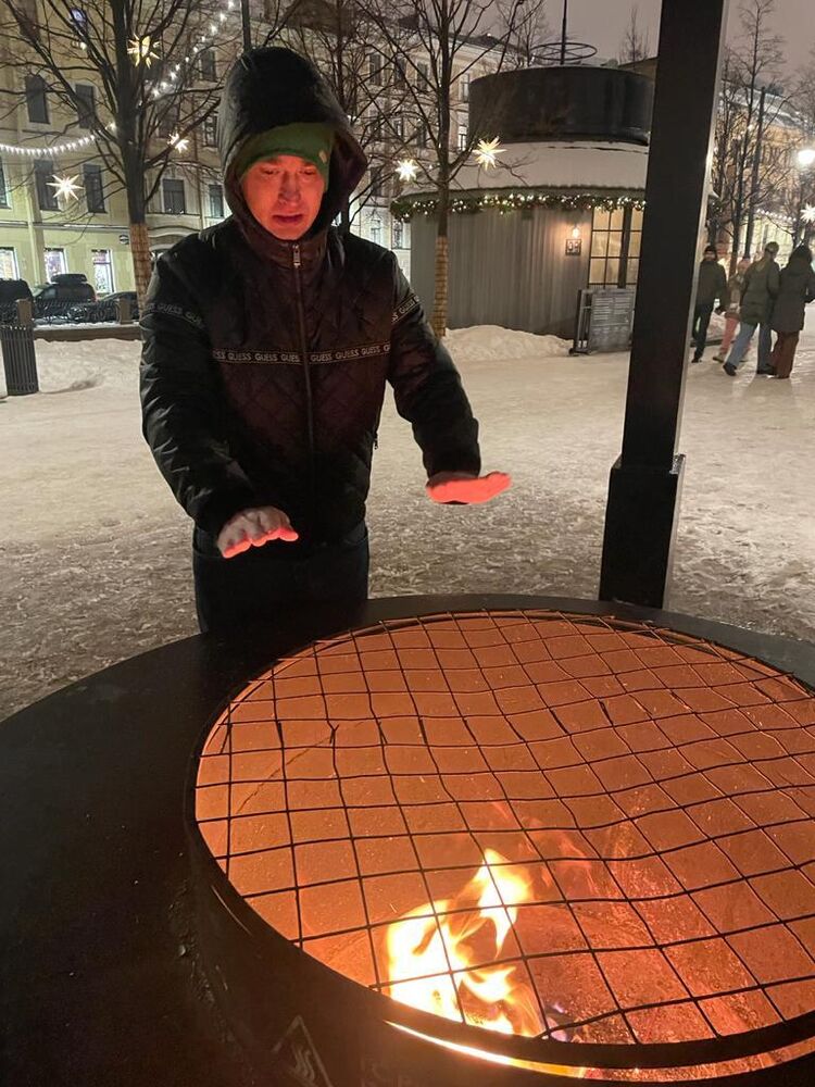  -,   Artyom, 40 ,   ,   