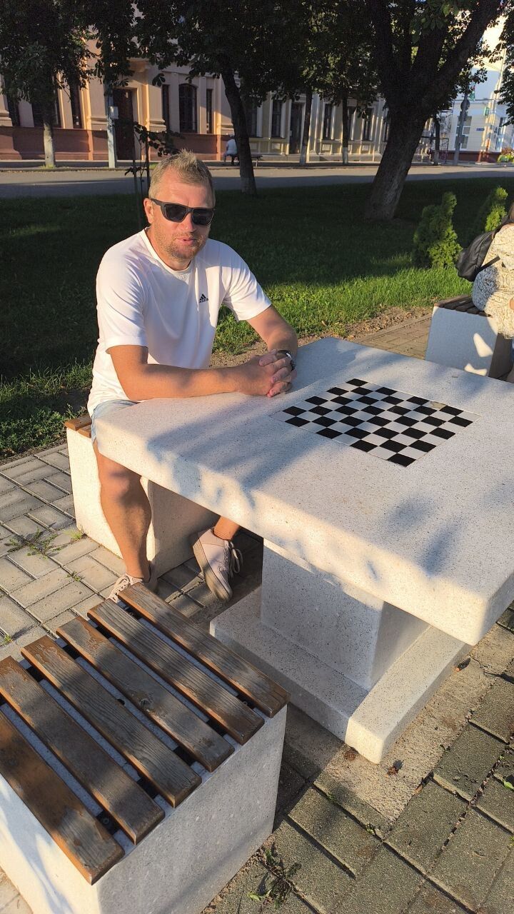  53187933  , 45 ,     
