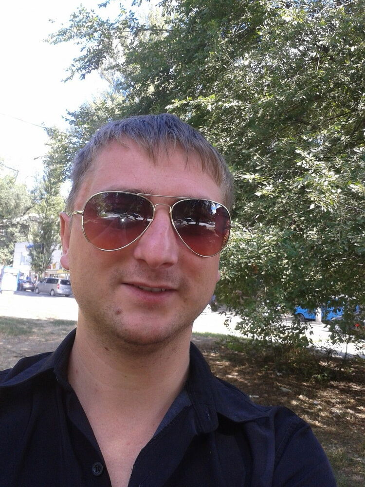  6468063  Pavel, 33 ,    