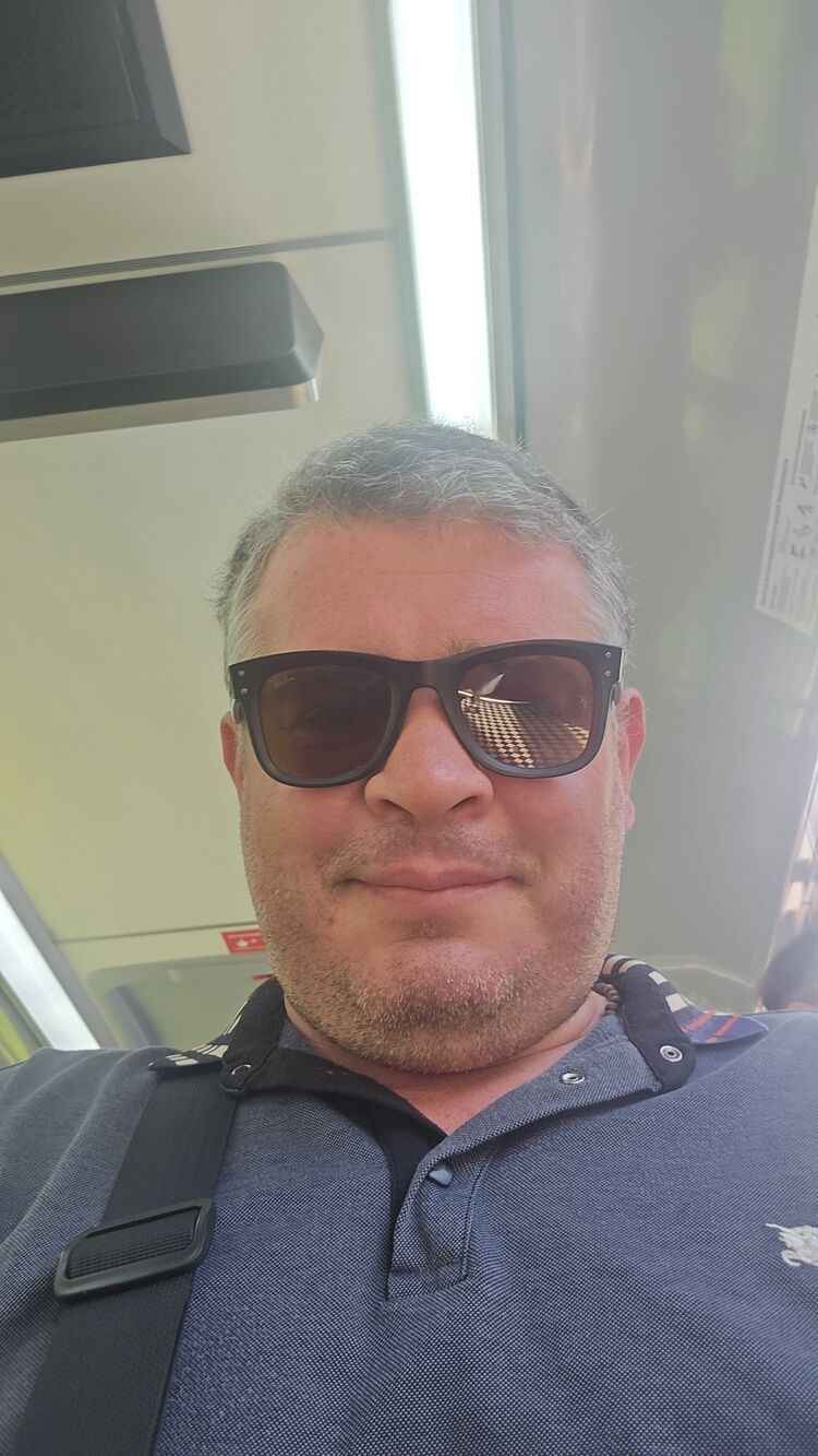  54132713  , 33 ,    --