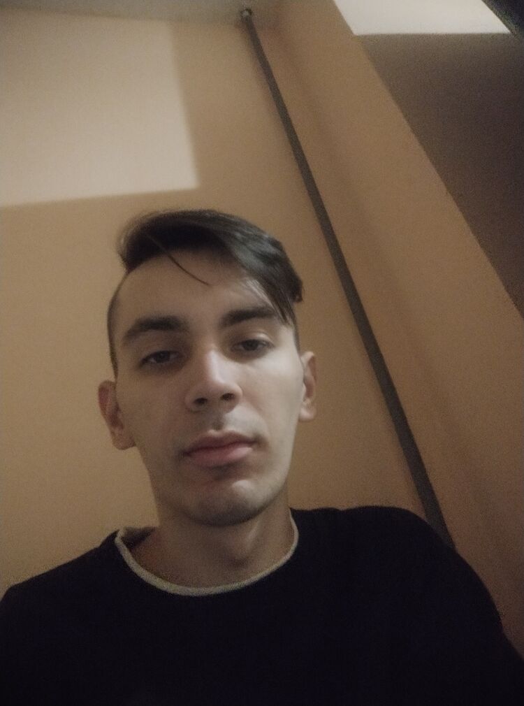  52533033  Alexei, 26 ,    