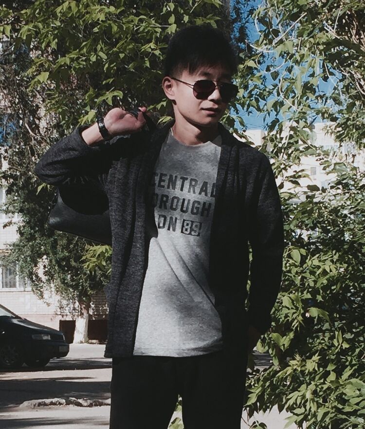  9667663  Vladimir, 28 ,    