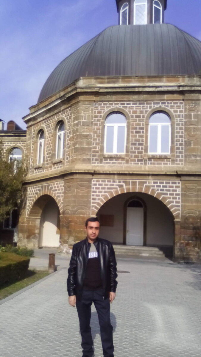  ,   Artur, 42 ,   ,   , c 
