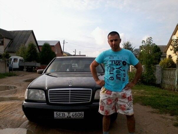  5941143  Erik, 48 ,    