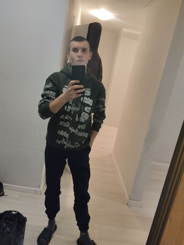  ,   Maksim, 21 ,   ,   