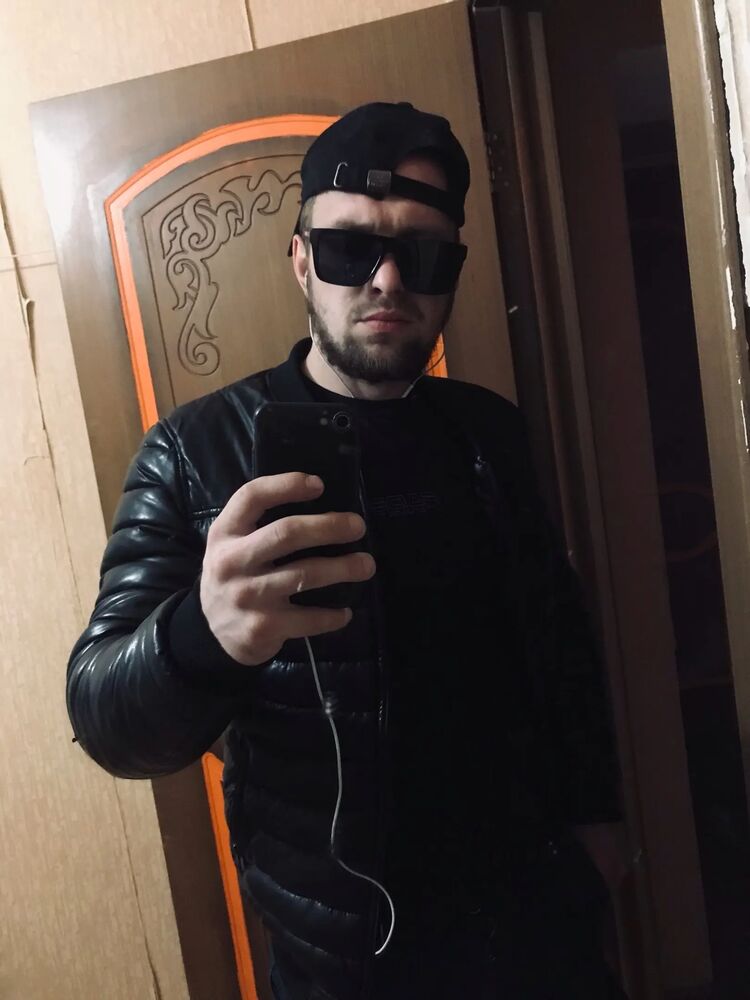  41956683  Artyr reix, 27 ,    