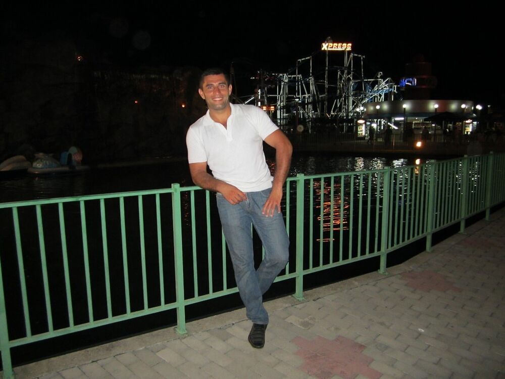  9304843  Armen, 45 ,    