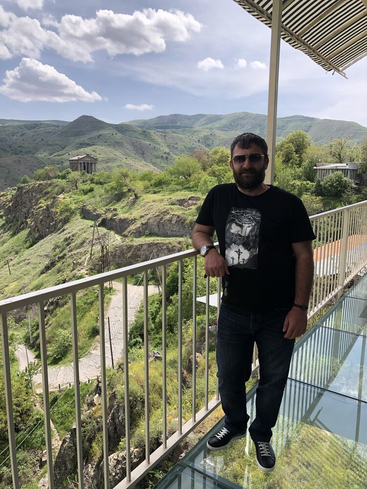  39320673  EDUARD, 42 ,    